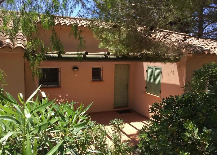 Villa In Les Hameaux Di Santa Giulia
